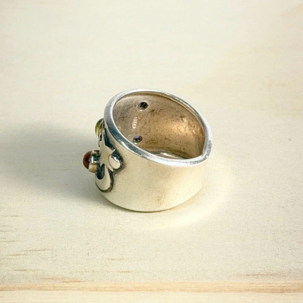 Unique Vintage please band